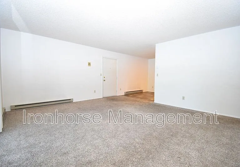 809 W Villard St #47 — Photo 4
