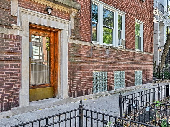2nd image of 1101 W Wrightwood Ave #3