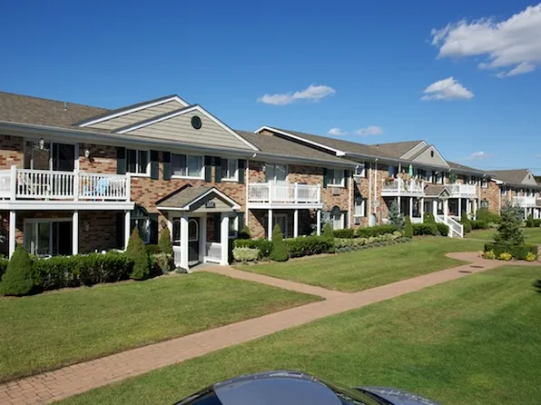 Fairfield Plaza At Sayville