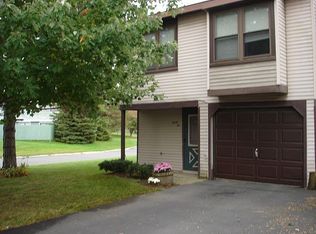 22 Kensington Sq, Cohoes, NY 12047