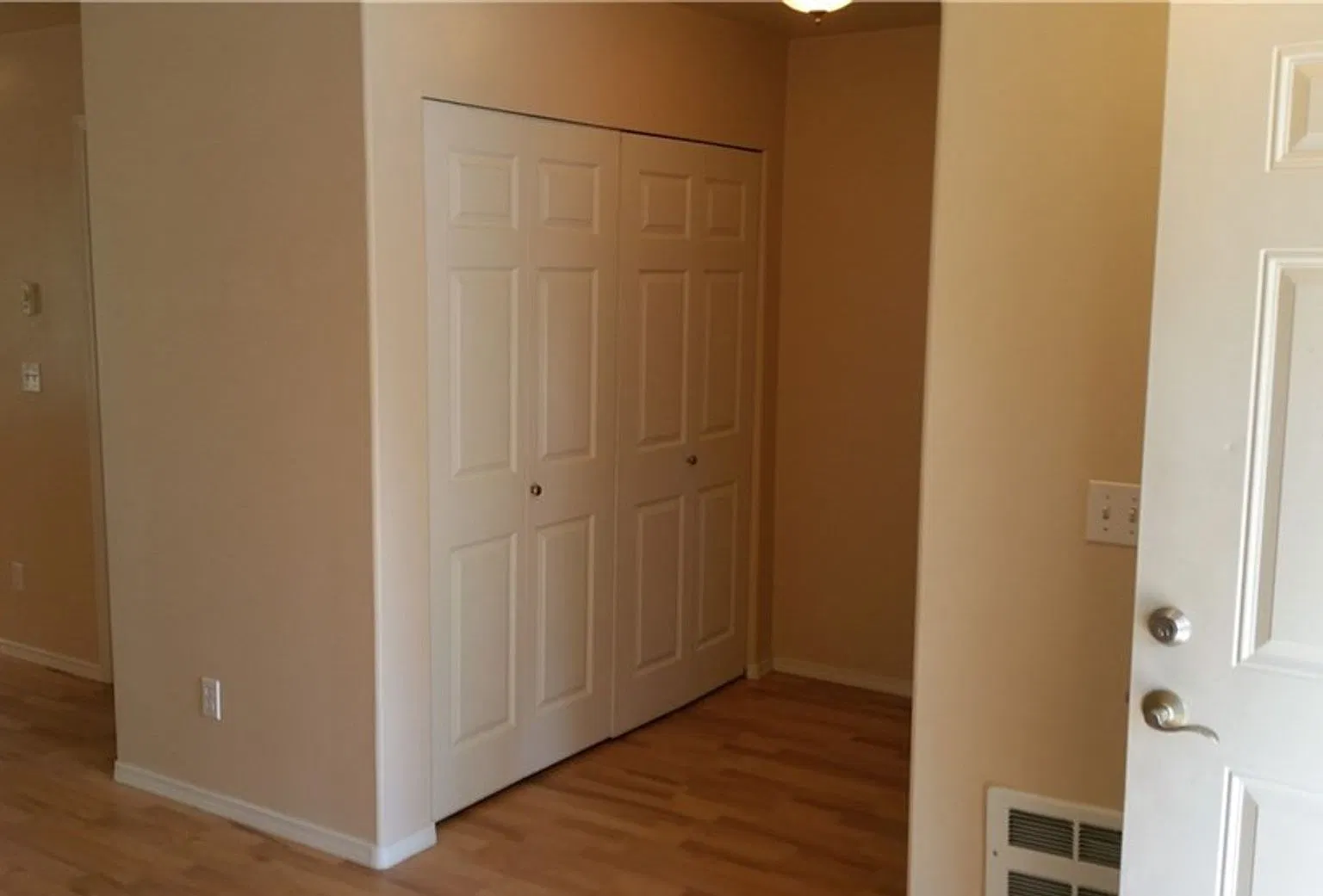 5786 Portal Way — Photo 3