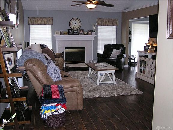 5th image of 6914 Grovebelle Dr