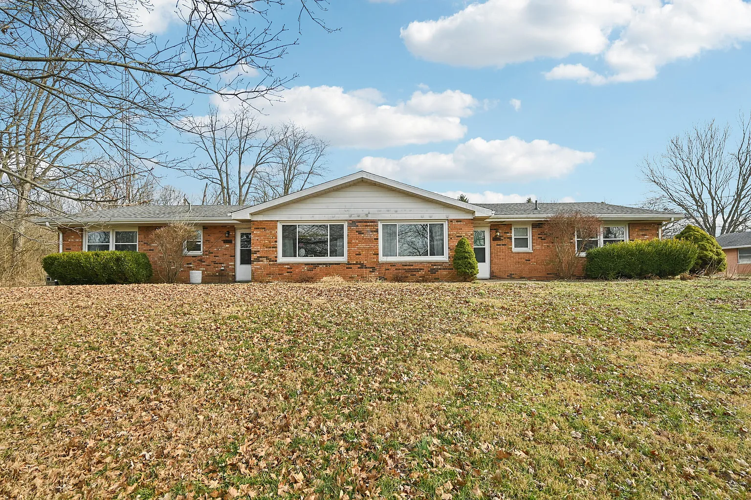2076-2078 Stowe Dr photo 1
