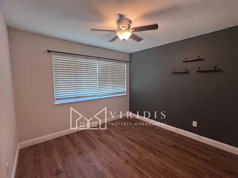 930 Olive Dr #26 — Photo 9