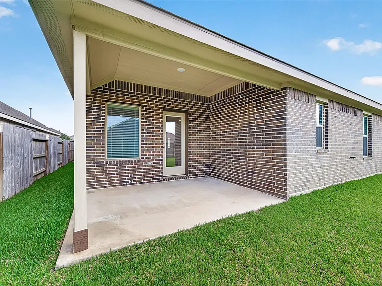 22215 Scarlino Dr — Photo 37