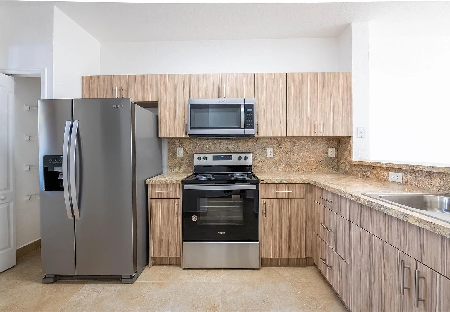 2 bed, 967 sqft, $2,300 — Photo 3