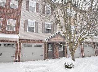 2210 Knotty Pine Trl, Howell, MI