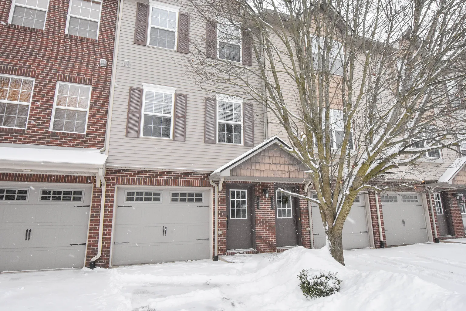2210 Knotty Pine Trl photo 1