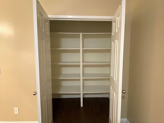 3rd image of 808 N Azusa Ave #4