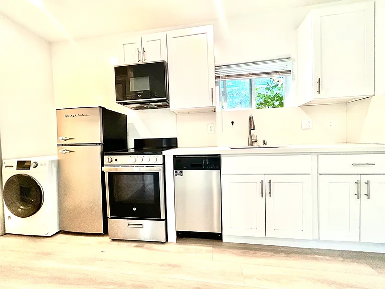 9222 Mary Ave NW #B — Photo 24