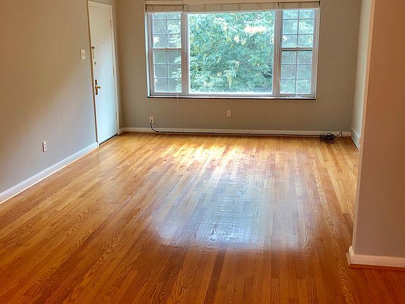 3rd image of 7327 Delmar Blvd APT 2W