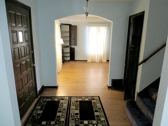 2nd image of 914 Ashland Ave