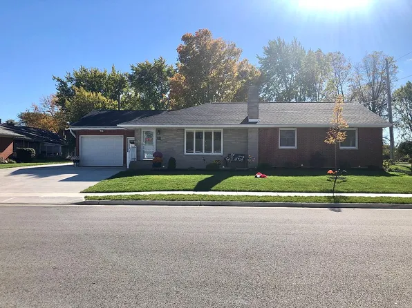 39 W 2nd St, Minster, OH 45865