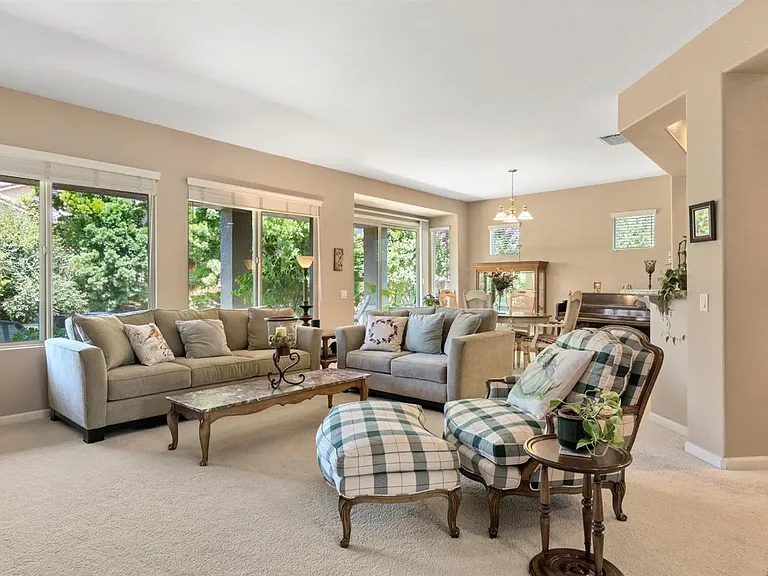 2456 Granite Ln — Photo 2
