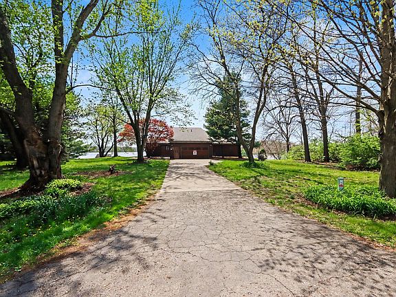3rd image of 25951 Lantern Cir