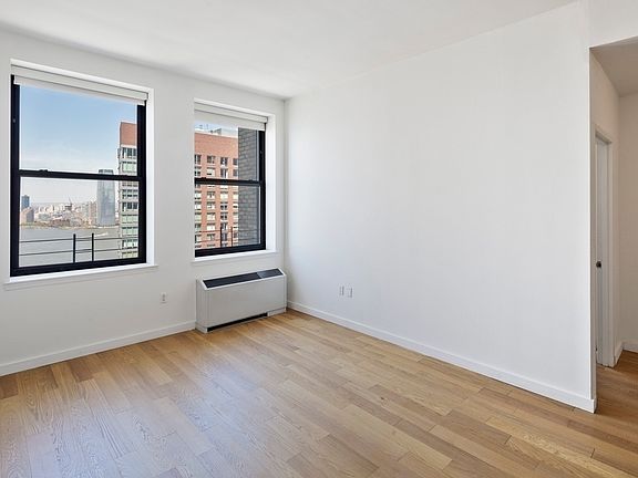 4th image of 1 West St APT 3003