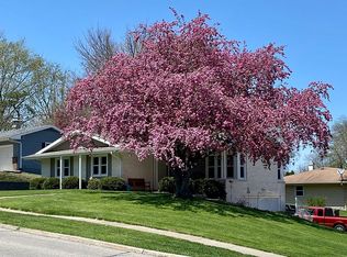 2401 Woodland Ave, West Des Moines, IA 50266