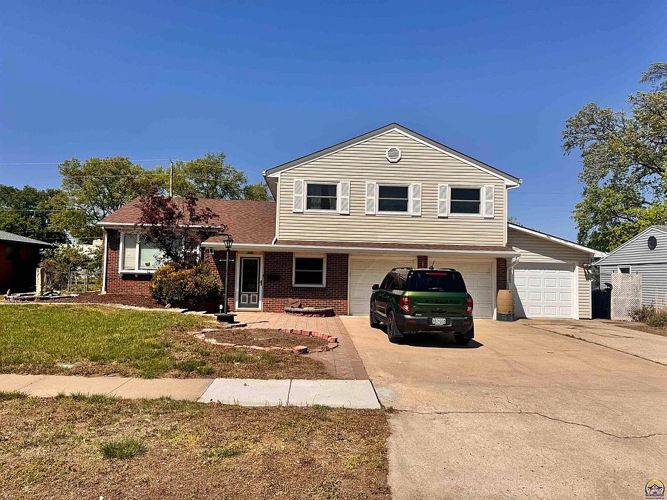 1st image of 1658 SW Knollwood Dr
