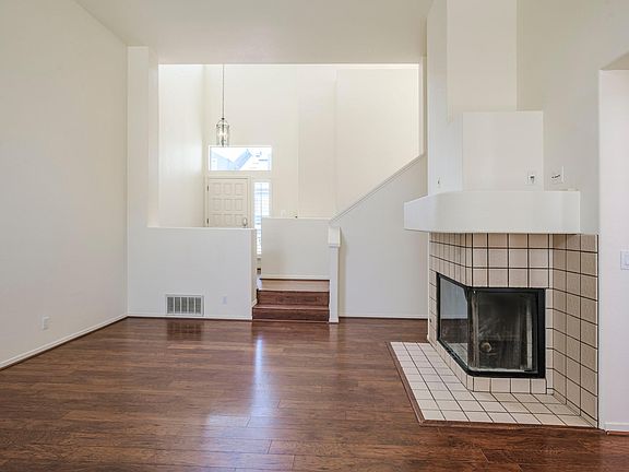 5th image of 848 Columbia Cir