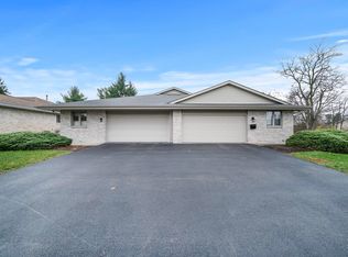 6521 Laurelwood Dr, Rockford, IL 61108