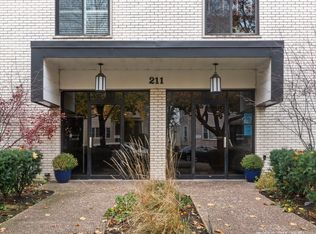 211 Elgin Ave APT 2G, Forest Park, IL 60130