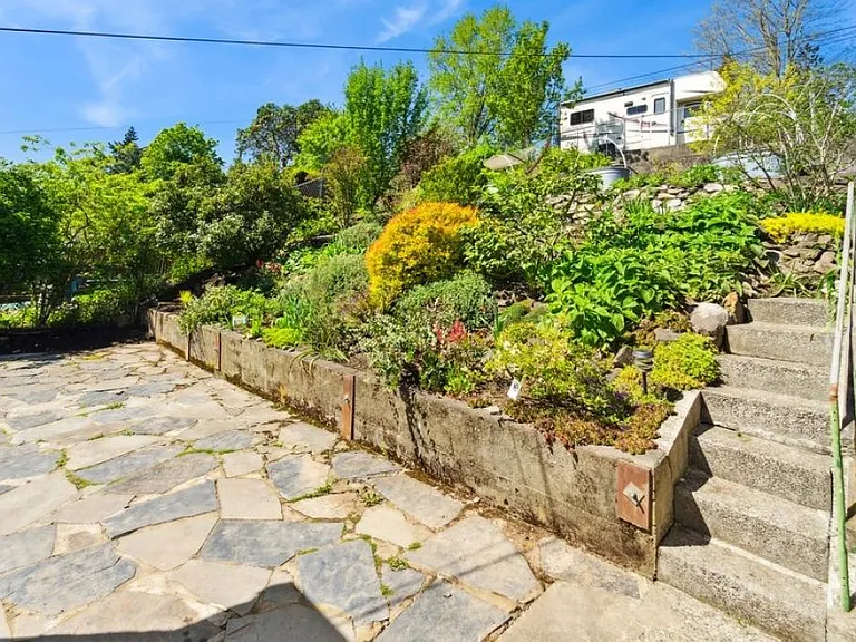 Terraced garden