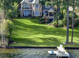 3810 Hunts Point Rd, Hunts Point, WA 98004