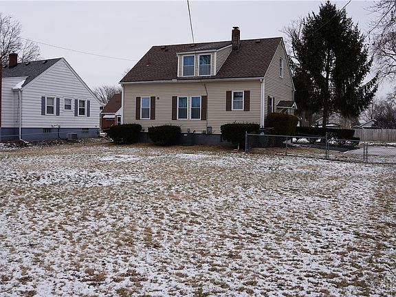 4th image of 110 Wolf Ave