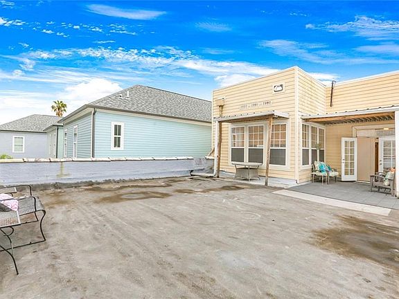 4th image of 1208 Carondelet St #1208