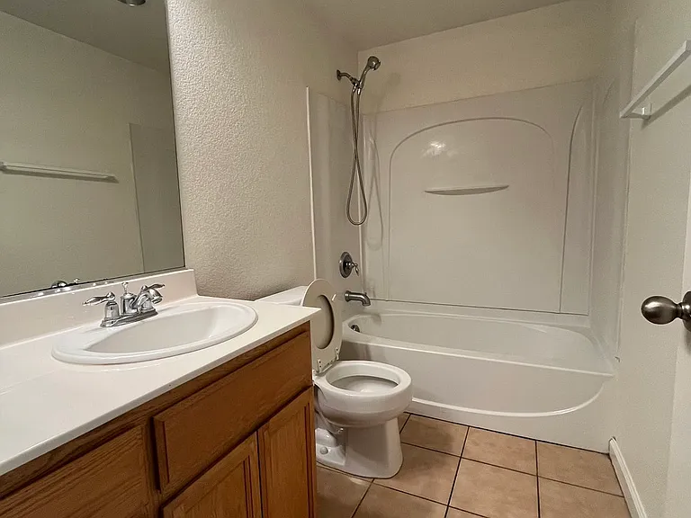 4550 Parkvale Ct — Photo 25