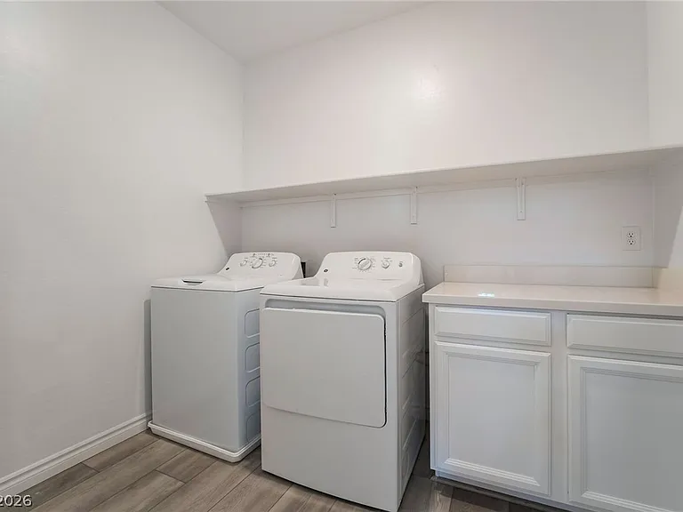 3952 Henny Ave — Photo 24