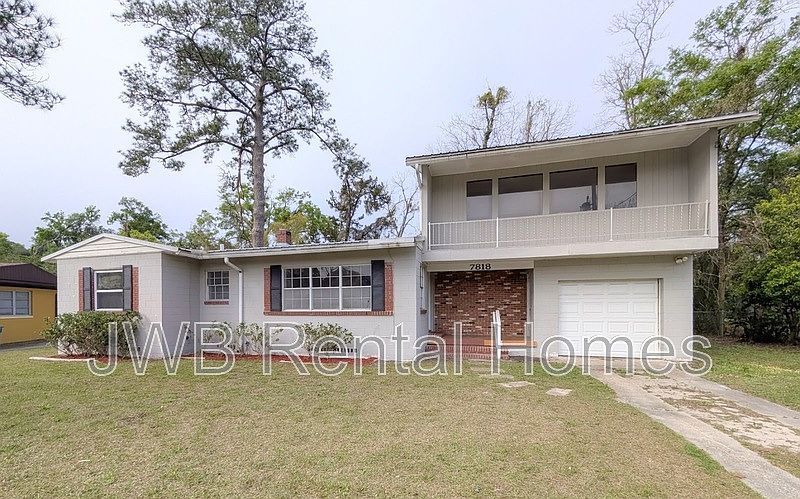 1st image of 7818 Caxton Cir W