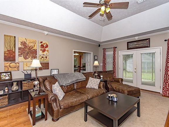 4th image of 6249 Woodmere Blvd