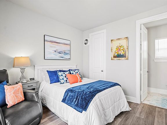 4th image of 10026 Golden Woods Dr