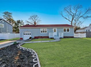 14 Cedar Branch St, Middle Island, NY 11953
