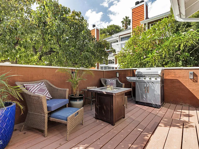 19431 Sherman Way #6 — Photo 12