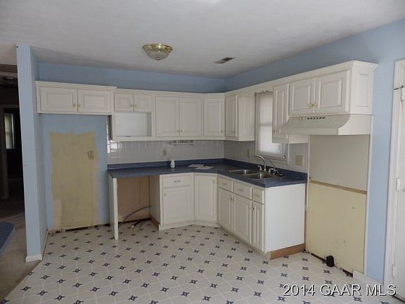 3rd image of 24 Lofton Dr