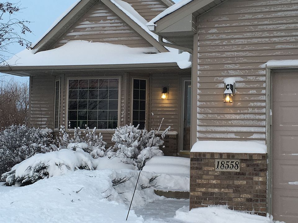1st image of 18558 Kangaroo St NW