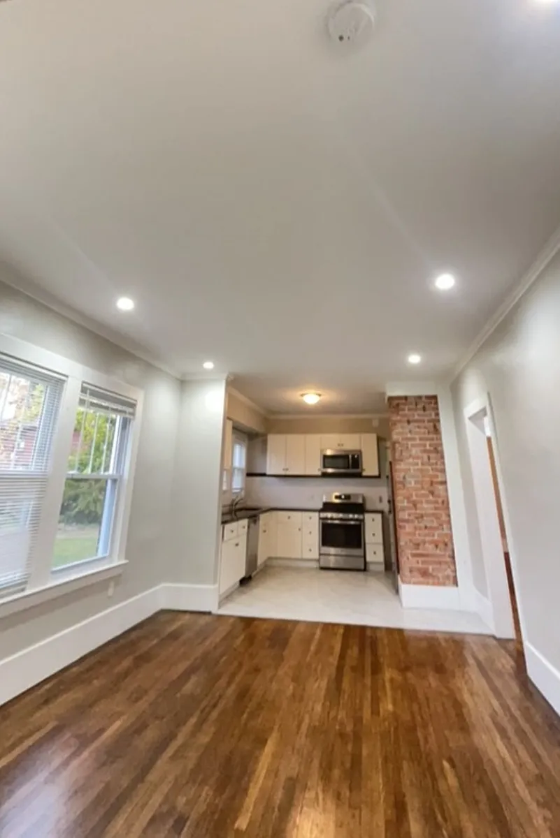Building Photo - 7428 Dunedin St #1