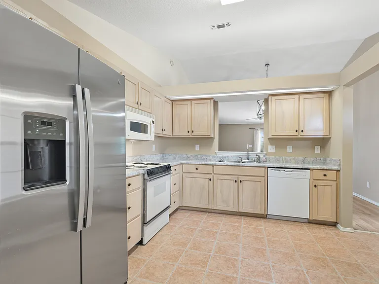 147 Mirabelle Cir — Photo 19