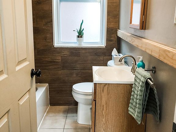 4th image of 4653 S 37th St #1