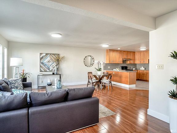 4th image of 879-881 39th Ave
