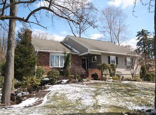 15 Geneva Ct, Wayne, NJ 07470