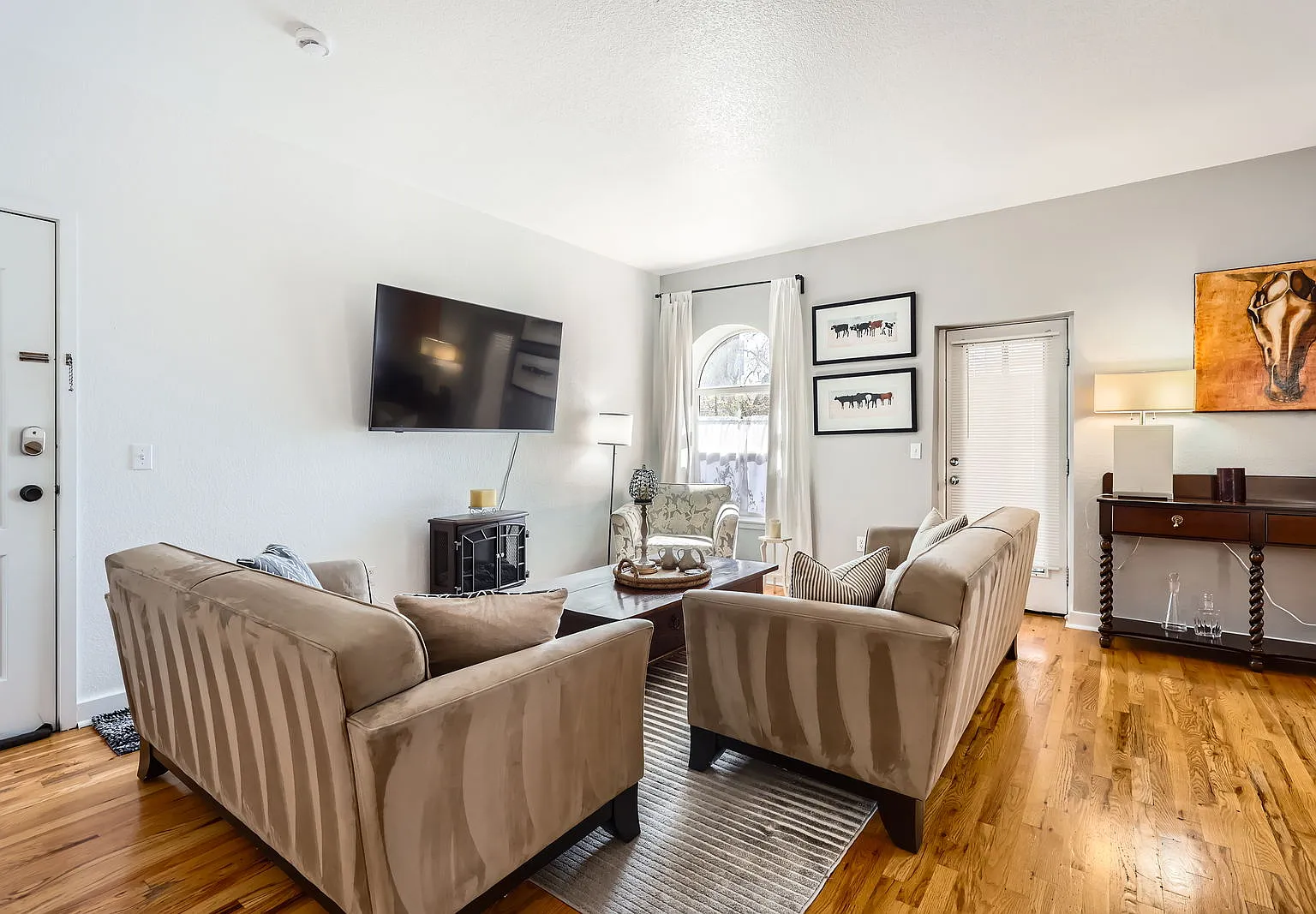 2363 Champa St — Photo 4