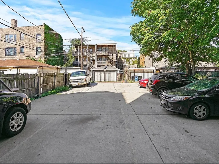 4544 S Indiana Ave — Photo 17
