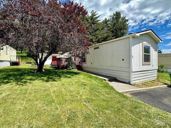 605 N Almon #18, Moscow, ID 83843