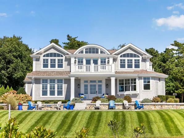 12 Pond Street, Chatham, MA 02633