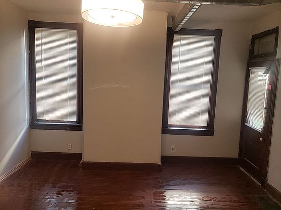 4th image of 1636 Frederick Ave