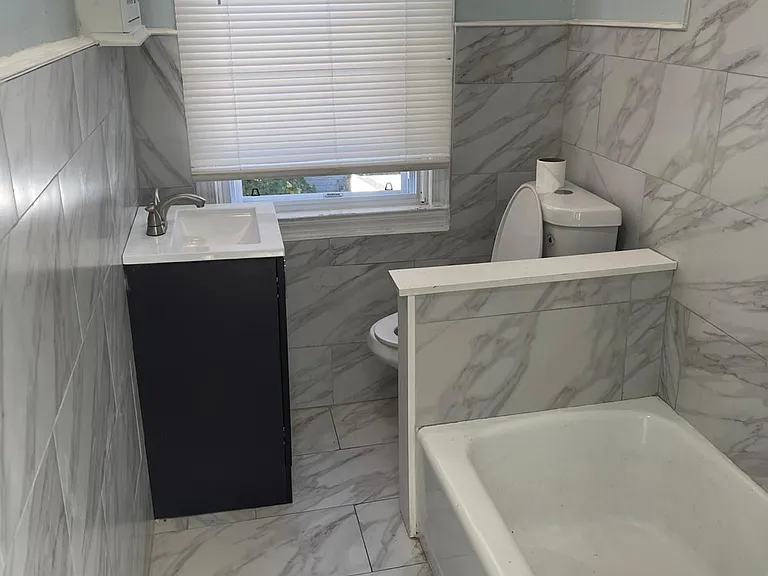 112 Staley Ave — Photo 5