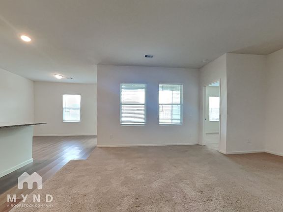 5th image of 1004 Water Oak Ln